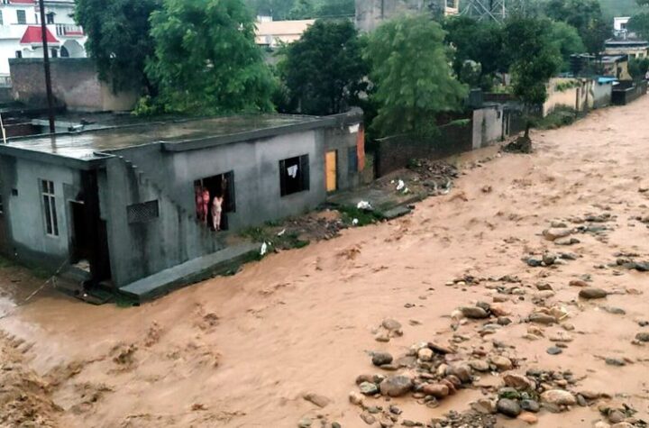 జమ్ముకశ్మీర్‌లో మరోసారి జల ప్రళయం.. ఏడుగురు మృతి