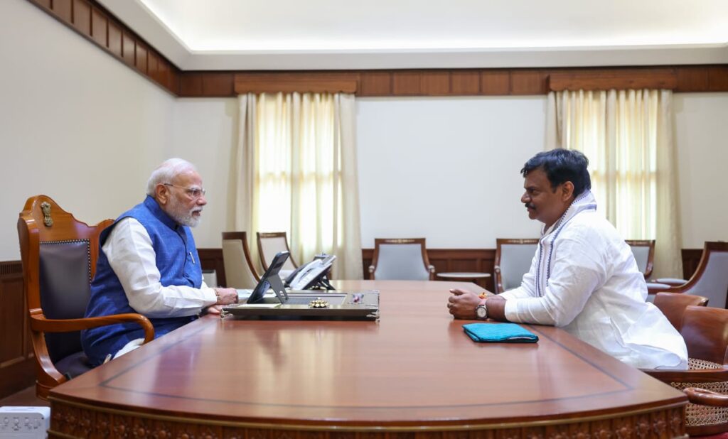 మాధవ్ `సారద్యం’ పర్యటనల పట్ల మోదీ అభినందన