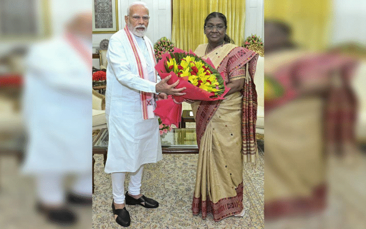 రాష్ట్రపతితో గంటల వ్యవధిలో మోదీ, అమిత్ షా భేటీ