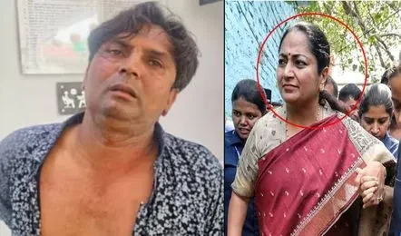 ఢిల్లీ సీఎం రేఖా గుప్తాను కత్తితో పొడవాలని పన్నాగం! ఢిల్లీ సీఎం రేఖా గుప్తాను కత్తితో పొడవాలని పన్నాగం!