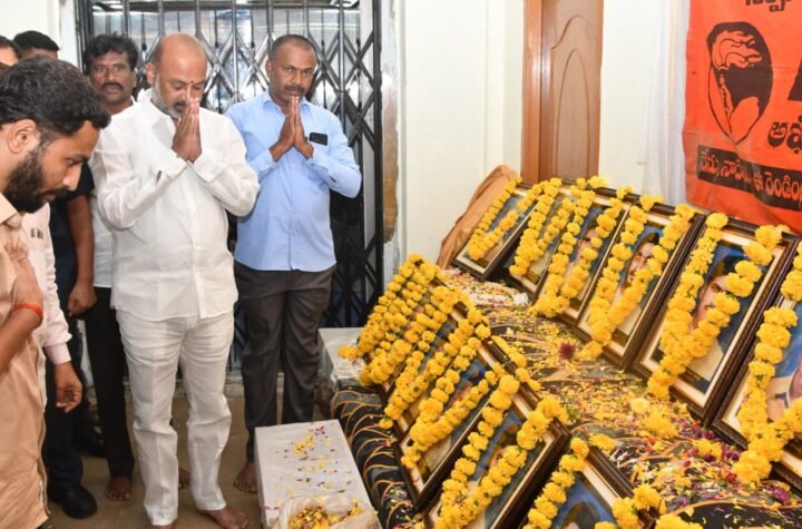 నక్సల్స్ తో చర్చలు జరపాలనడం హాస్యాస్పదం