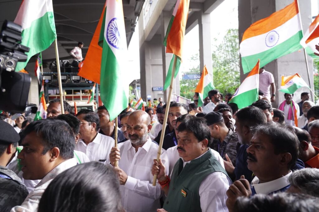 `మార్వాడీ గో బ్యాక్’ పేరుతోకాంగ్రెస్, బిఆర్ఎస్ డ్రామాలు