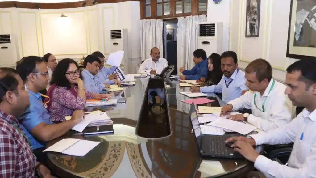 సైబర్ మోసాలను అరికట్టేందుకు ప్రజల్లో అవగాహన
