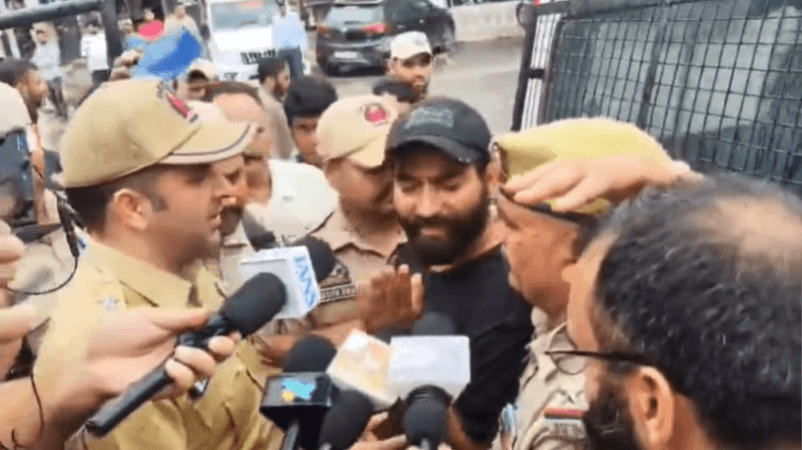 జమ్ముకాశ్మీర్‌లో ఆప్‌ ఎమ్మెల్యే అరెస్ట్