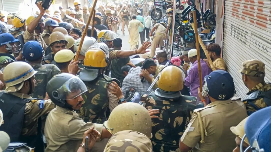 ముస్లిం మ‌త‌గురువు తౌకీర్ రాజా అరెస్టు