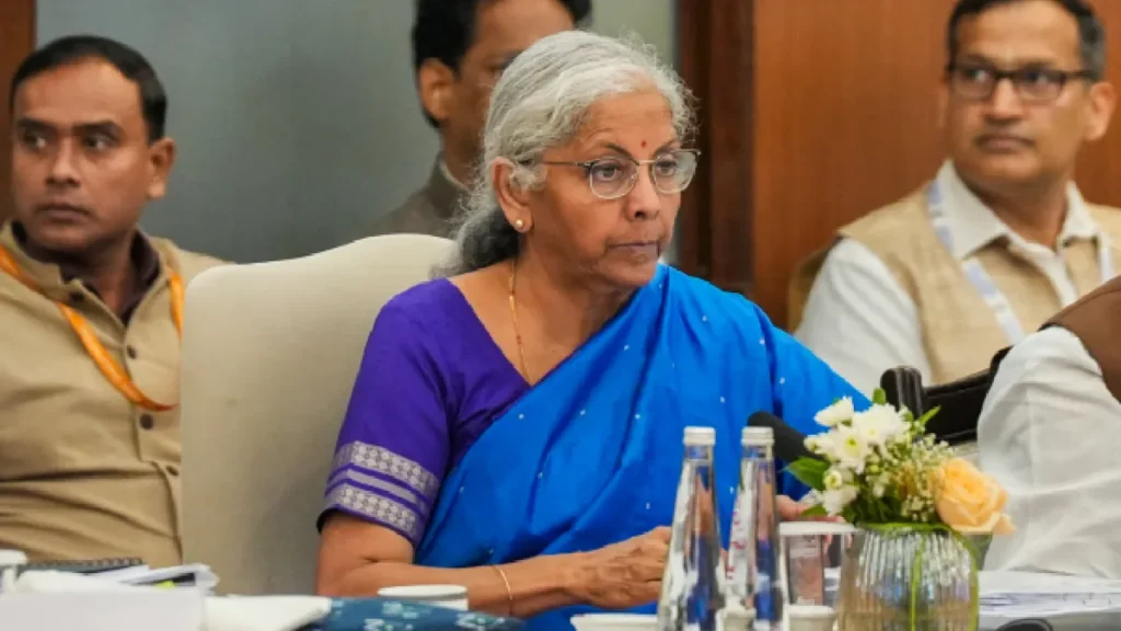 ఇకపై రెండు జీఎస్టీ స్లాబులే ఇకపై రెండు జీఎస్టీ స్లాబులే