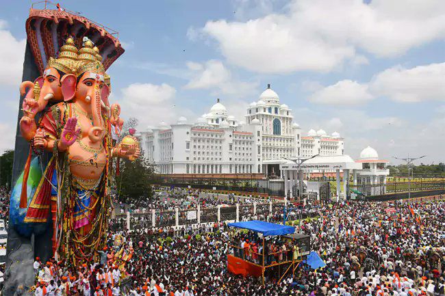 కన్నుల పండుగగా గణపయ్యల నిమజ్జన శోభయాత్రలు