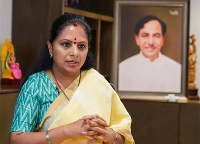 బీఆర్ఎస్ నుండి కవిత సస్పెండ్, సిబిఐ విచారణకు హైకోర్టు అడ్డు!