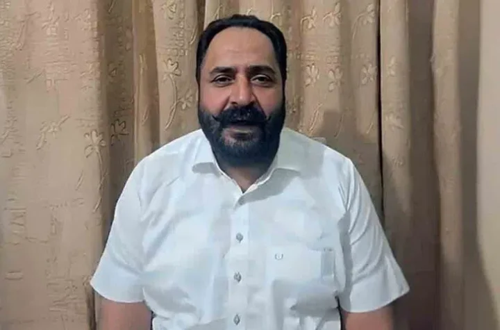 పోలీసులపై కాల్పులు జరిపి పారిపోయిన ఆప్‌ ఎమ్మెల్యే