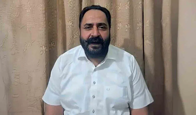 పోలీసులపై కాల్పులు జరిపి పారిపోయిన ఆప్‌ ఎమ్మెల్యే