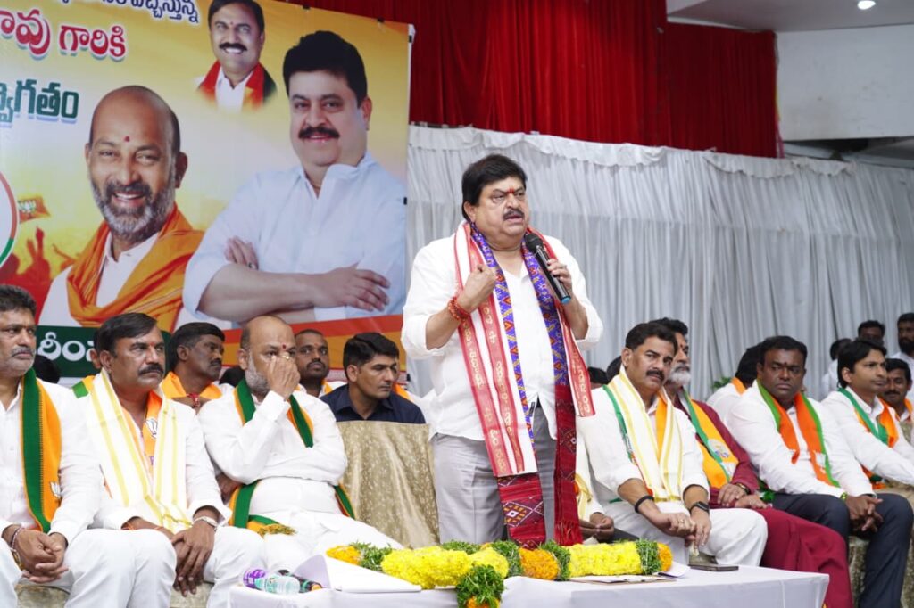 బీఆర్‌ఎస్, కాంగ్రెస్ పార్టీలు అన్నదమ్ముల్లాంటివి