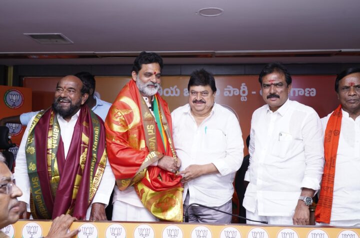 బీసీ ఉద్యమకారుడు డా. వకుళాభరణం బీజేపీలో చేరిక