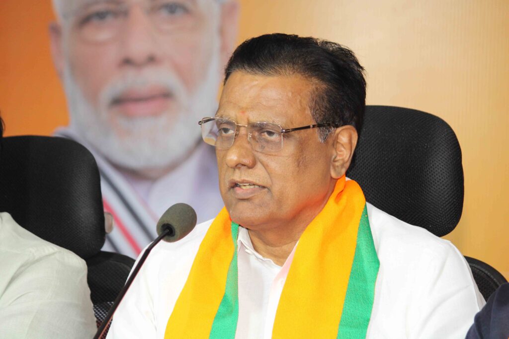 రేవంత్ వామపక్ష తీవ్రవాదాన్ని కీర్తించడం ప్రమాదకరం! రేవంత్ వామపక్ష తీవ్రవాదాన్ని కీర్తించడం ప్రమాదకరం!