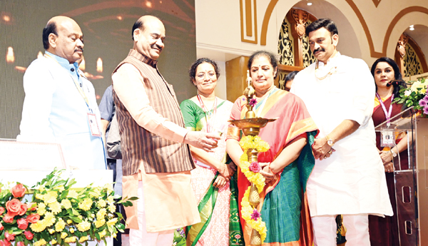 మహిళల నేతృత్వంలో అభివృద్దే `వికసిత భారత్’కు పునాది  