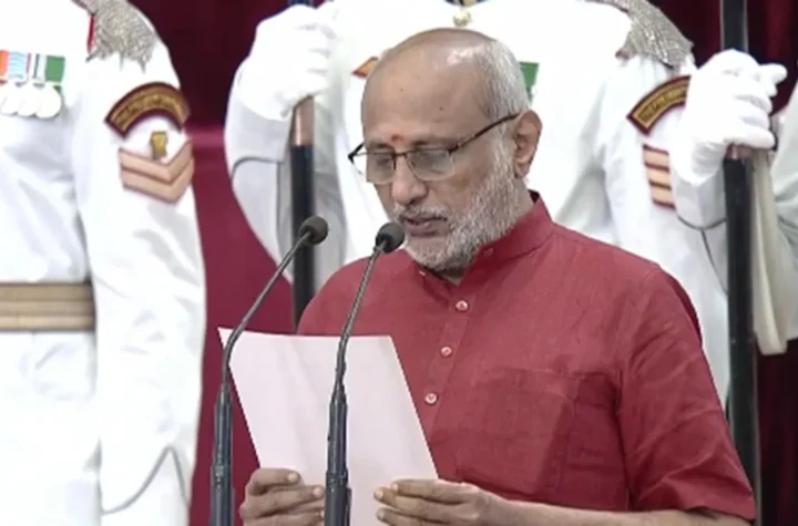 ఉపరాష్ట్రపతిగా సీపీ రాధాకృష్ణన్ ప్రమాణ స్వీకారం