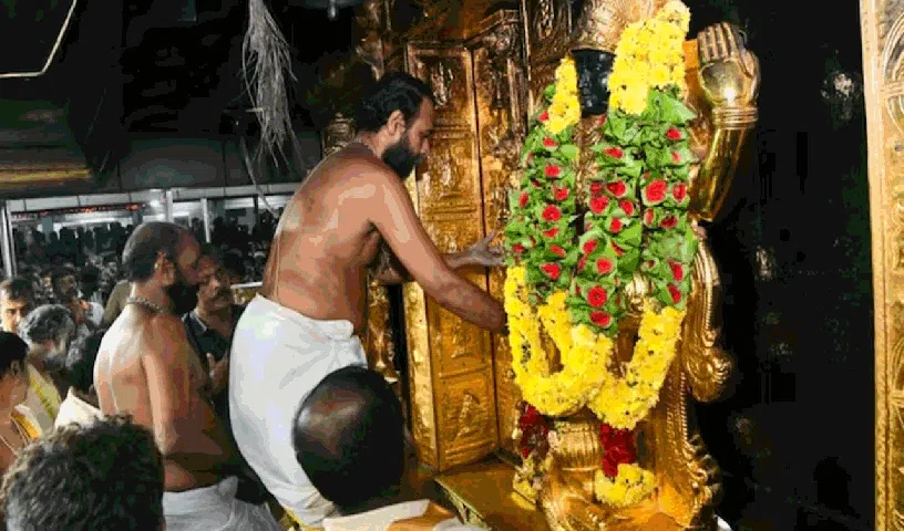 శబరిమల ఆలయంలో 4.5 కిలోల బంగారం మాయం శబరిమల ఆలయంలో 4.5 కిలోల బంగారం మాయం