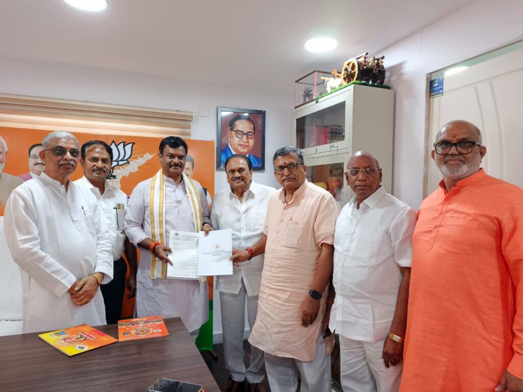 హిందూ సమాజంకు దేవాలయాలు అప్పగించండి! హిందూ సమాజంకు దేవాలయాలు అప్పగించండి!