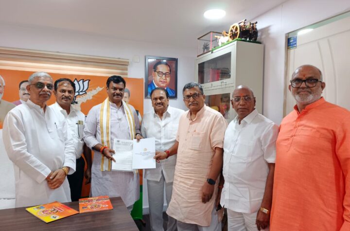 హిందూ సమాజంకు దేవాలయాలు అప్పగించండి!