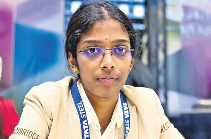 గ్రాండ్‌ స్విస్‌ విజేత వైశాలి.. వరుసగా రెండో టైటిల్‌