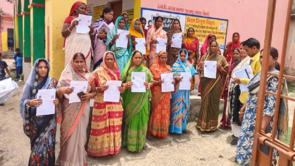 దేశవ్యాప్తంగా ఓటర్ల జాబితా సవరణకు కసరత్తు దేశవ్యాప్తంగా ఓటర్ల జాబితా సవరణకు కసరత్తు
