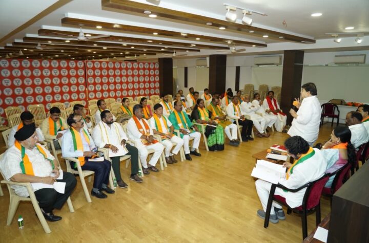 అభ్యర్థుల ఎంపికకై ముగ్గురు సభ్యులతో బిజెపి కమిటీలు