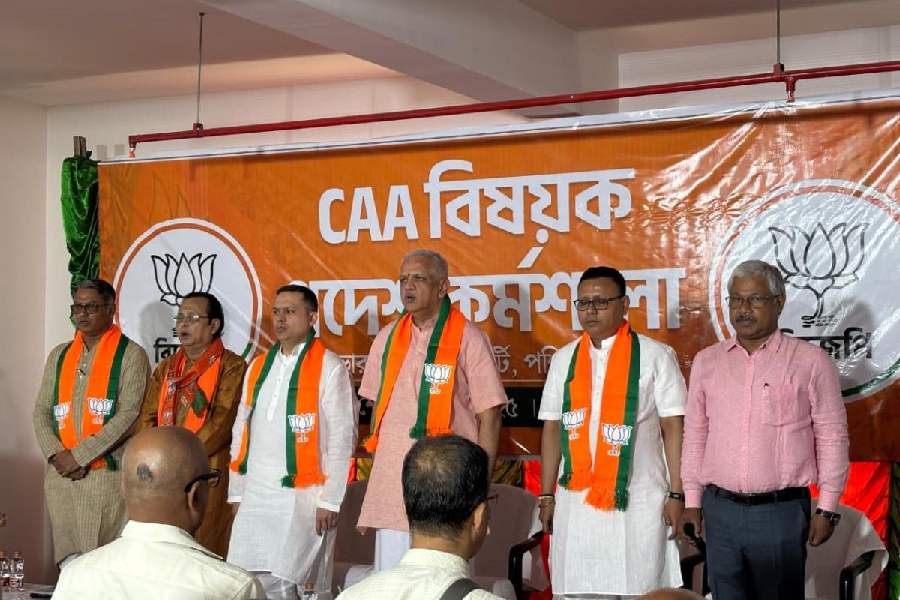 బెంగాల్ లో 1000కి పైగా పౌరసత్వ శిబిరాల ఏర్పాట్లలో బీజేపీ