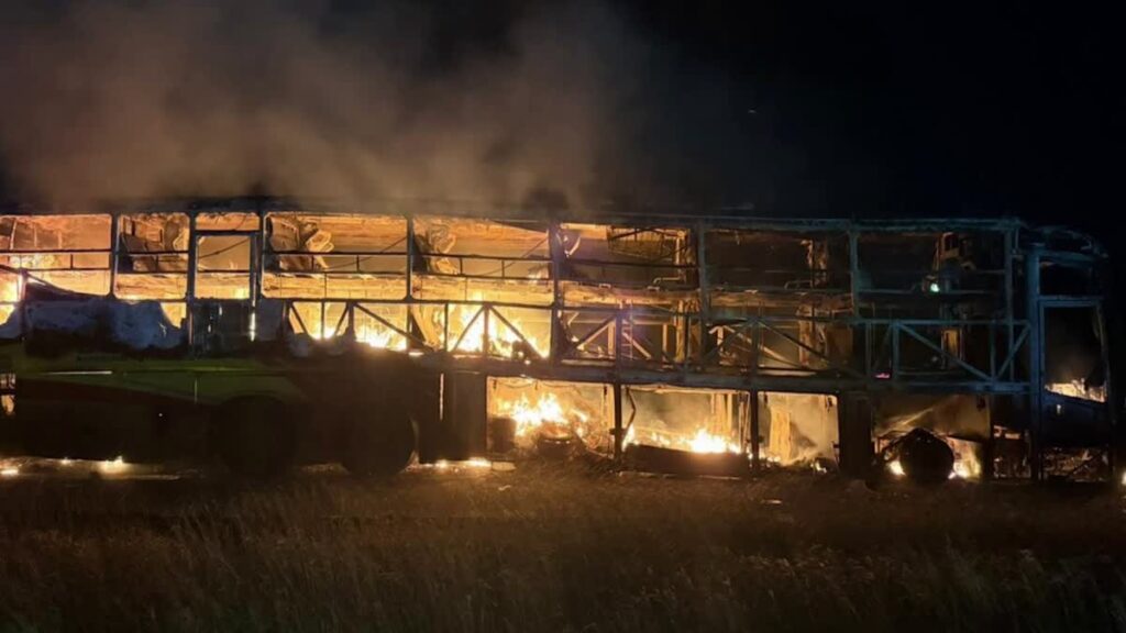 కర్నూలు జిల్లాలో బస్సుకు దగ్ధంలో 19 మంది సజీవ దహనం