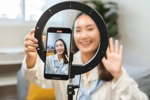 చైనాలో సోషల్ మీడియా ఇన్‌ఫ్లుయెన్సర్లకు అర్హతలు