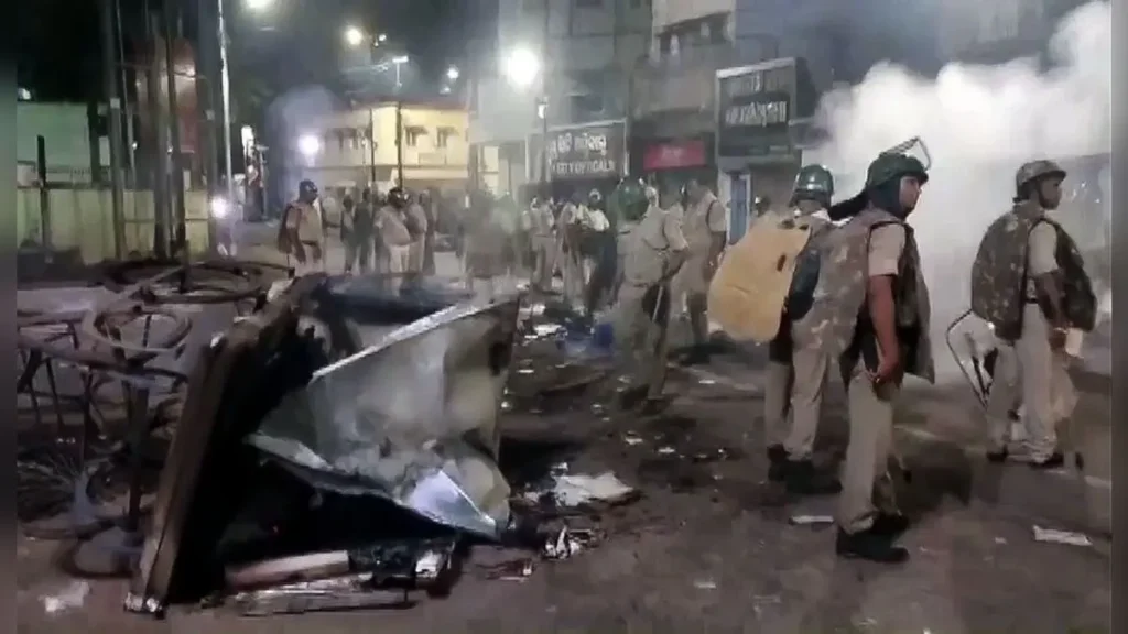 దుర్గా మాత నిమజ్జనంలో ఉద్రిక్తత.. కటక్‌లో కర్ఫ్యూ