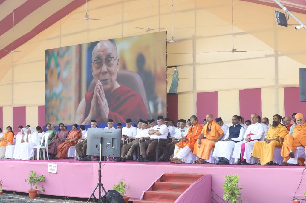 ఆర్ఎస్ఎస్ అంకితభావం, సేవకు అరుదైన ఉదాహరణ.. దలైలామా