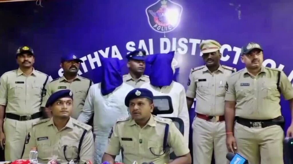 సత్యసాయి పోలీసుల అదుపులో మరి ఇద్దరు ఐఎస్ఐ ఉగ్రవాదులు సత్యసాయి పోలీసుల అదుపులో మరి ఇద్దరు ఐఎస్ఐ ఉగ్రవాదులు