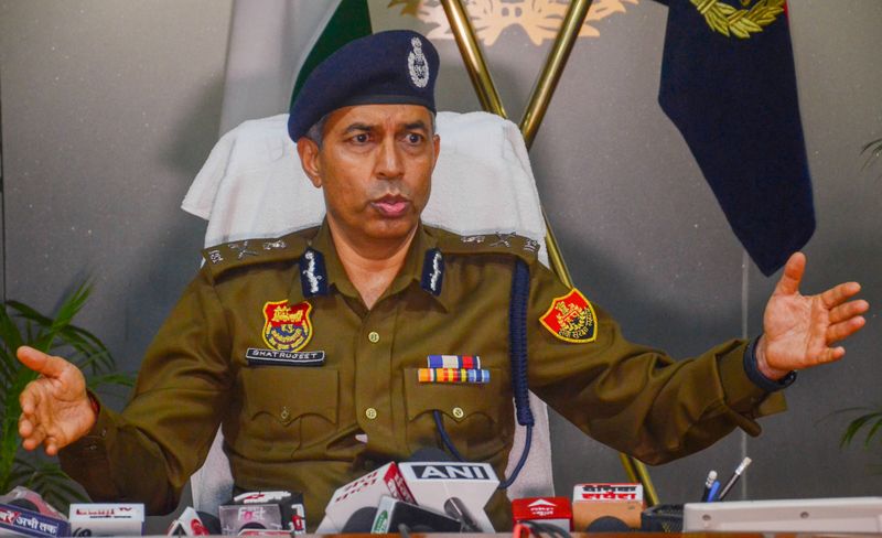 హరియాణా డీజీపీని సెలవుపై పంపిన ప్రభుత్వం హరియాణా డీజీపీని సెలవుపై పంపిన ప్రభుత్వం