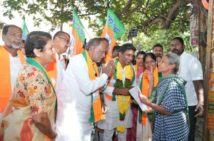 కాంగ్రెస్ ముసుగులో ఎంఐఎం అభ్యర్థి