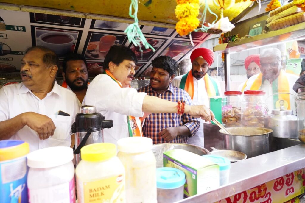 ఫీజు బకాయిలు చెల్లించకపోతే సచివాలయం ముట్టడి! ఫీజు బకాయిలు చెల్లించకపోతే సచివాలయం ముట్టడి!
