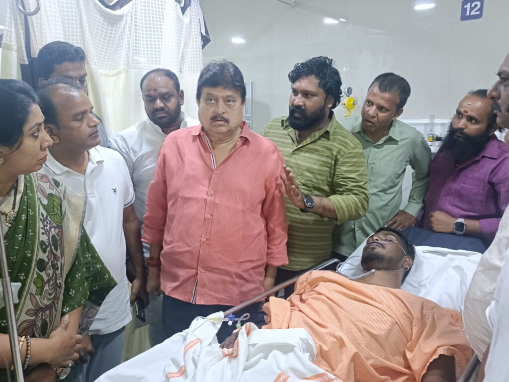 హైదరాబాద్ శివార్లల్లో గోసంరక్షకులపై కాల్పులు: