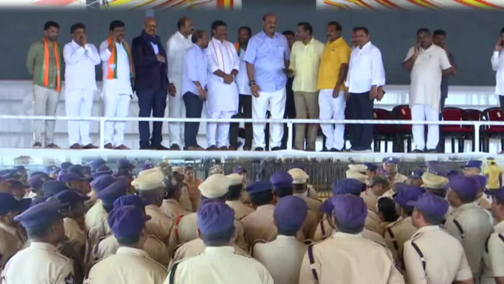 ప్రధాని మోదీ రూ. 13,430 కోట్ల ప్రాజెక్టులకు కర్నూల్ లో శ్రీకారం రేపే ప్రధాని మోదీ రూ. 13,430 కోట్ల ప్రాజెక్టులకు కర్నూల్ లో శ్రీకారం రేపే