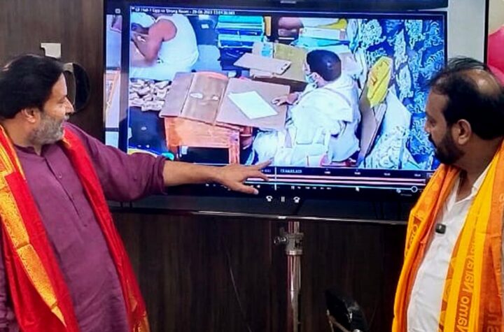 పరకామణిలో చోరీకి పాల్పడిన రవికుమార్ అదృశ్యం!