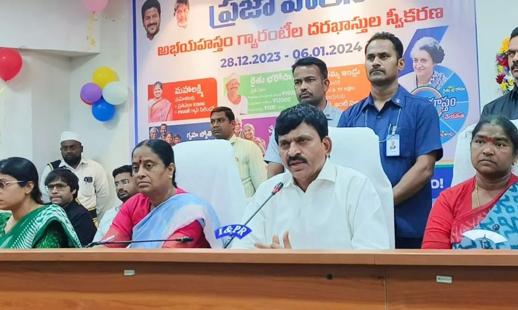పొంగులేటి ఒంటెత్తు పోకడలపైమహిళా మంత్రుల అసహనం పొంగులేటి ఒంటెత్తు పోకడలపైమహిళా మంత్రుల అసహనం