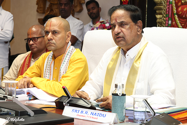 శ్రీ‌వారి ఆల‌యంలో 10 రోజుల పాటు వైకుంఠ ద్వార ద‌ర్శ‌నం