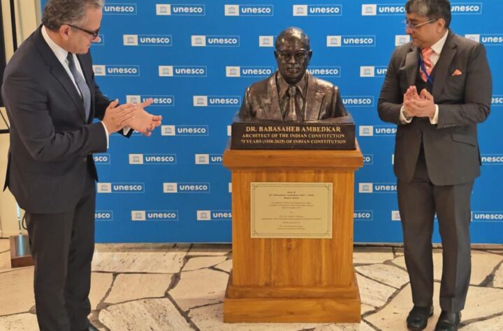 యునెస్కో ప్రధాన కార్యాలయంలో అంబేద్కర్ విగ్రహం