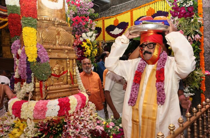 శ్రీ పద్మావతి అమ్మవారికి మంత్రి పట్టువస్త్రాల సమర్పణ