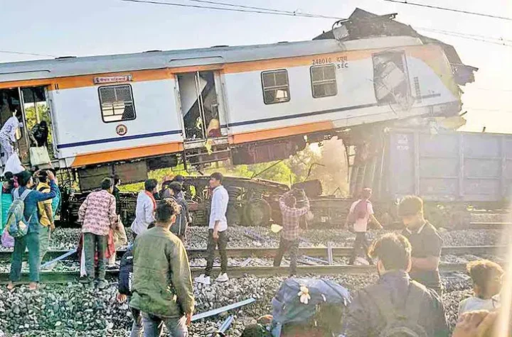 బిలాస్‌పూర్‌ రైలు ప్రమాదంలో 8 మంది మృతి