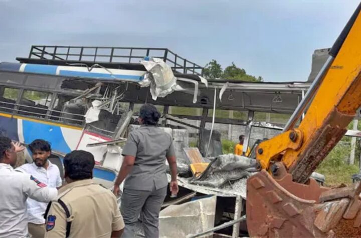 చేవెళ్ల బస్సు ప్రమాదంలో 21 మంది బలి