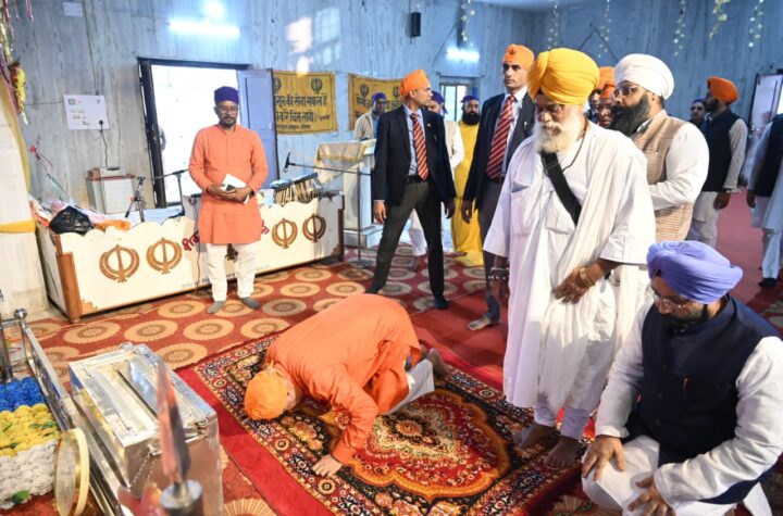 మతం కోసం ఎలా జీవించాలో చూపించిన గురు తేజ్ బహదూర్