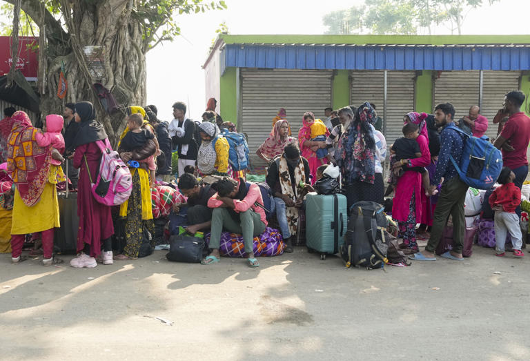 ఎస్ఐఆర్ భయంతో హకీంపూర్ లో అరుదైన వలసల తిరోగమనం