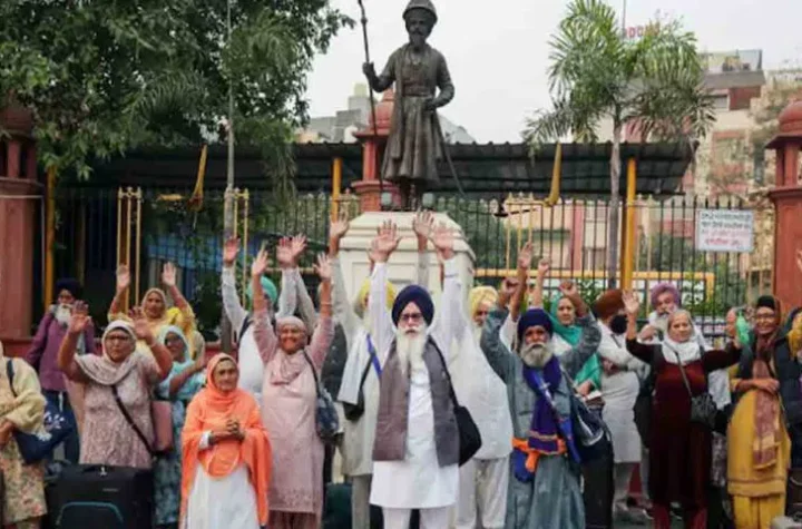 భారతీయ హిందువులను వెనక్కి పంపిన పాక్‌