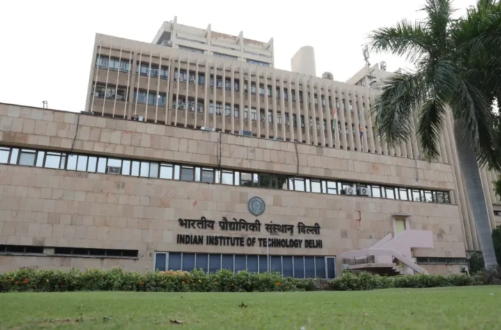 క్యూఎస్ ఆసియా ర్యాంకింగ్స్‌-2026లో 5 ఐఐటీలు