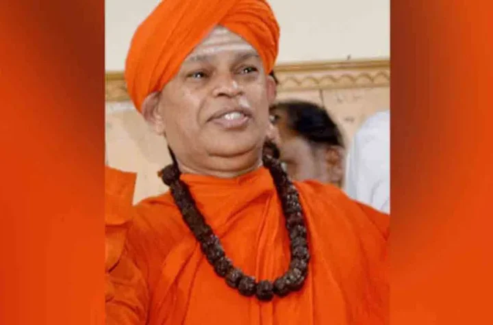 లైంగిక దాడి కేసులో కర్ణాటక మఠాధిపతి నిర్దోషి