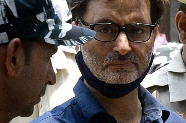 1990లో వైమానిక దళ సిబ్బందిని కాల్చించి యాసిన్ మాలిక్‌