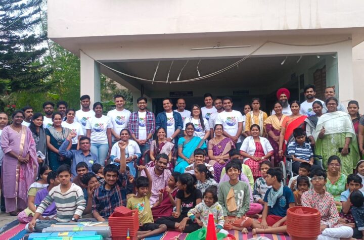 `మానస’లో ప్రత్యేక పిల్లలతో ఒరాకిల్ ఉద్యోగుల బృందం